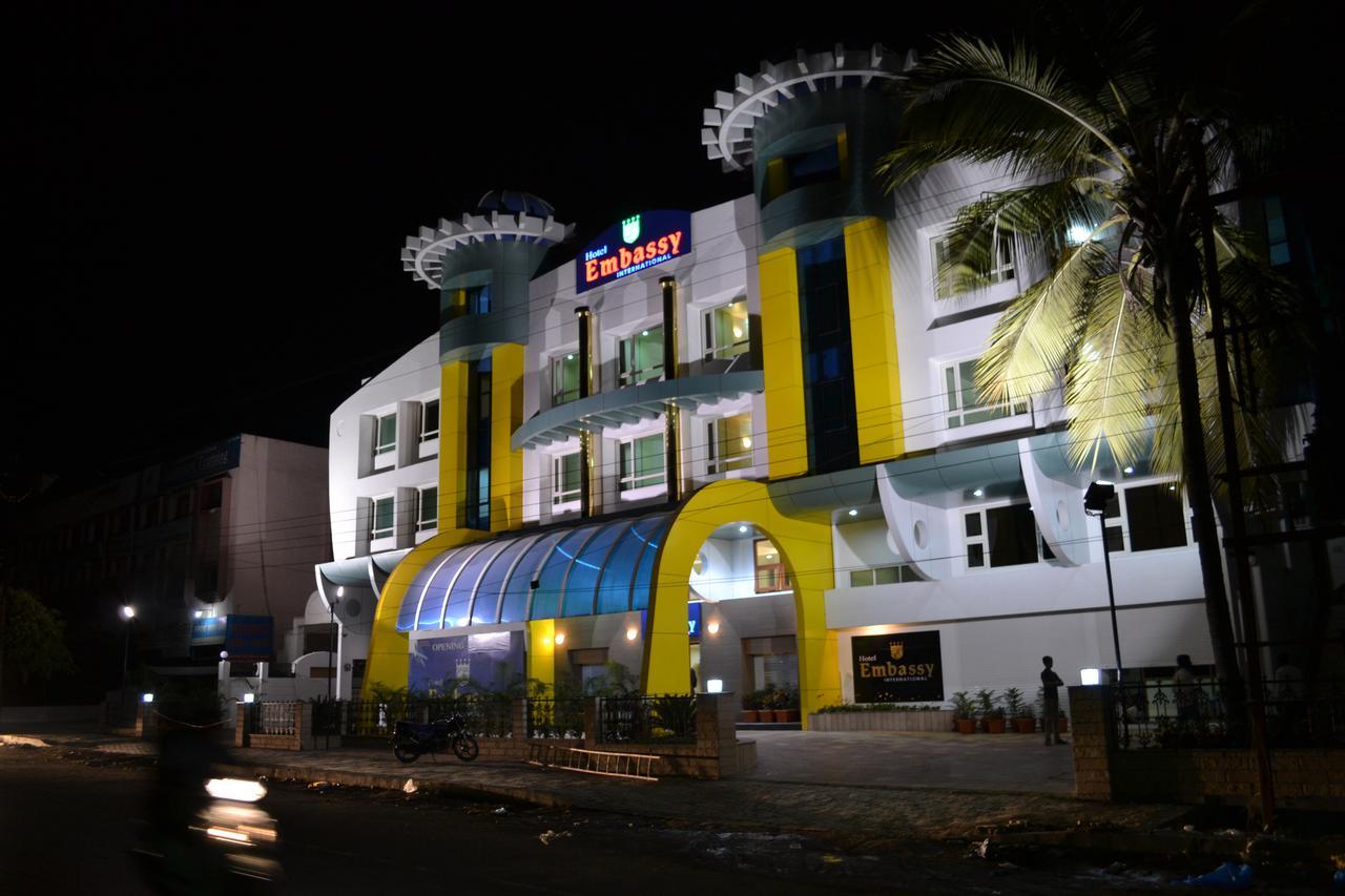 Hotel Embassy International Lātūr Esterno foto